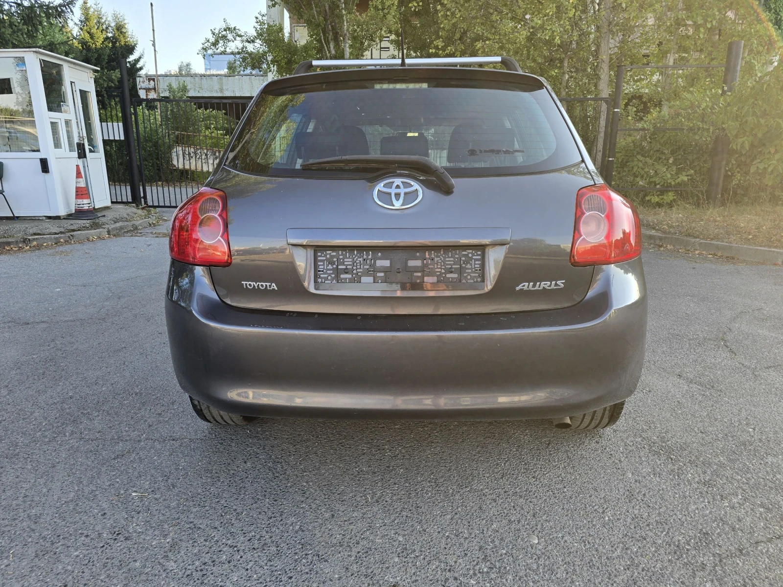 Toyota Auris 1.4БЕНЗИН/97КС/КЛИМТРОНИК/4ВРАТИ - изображение 5