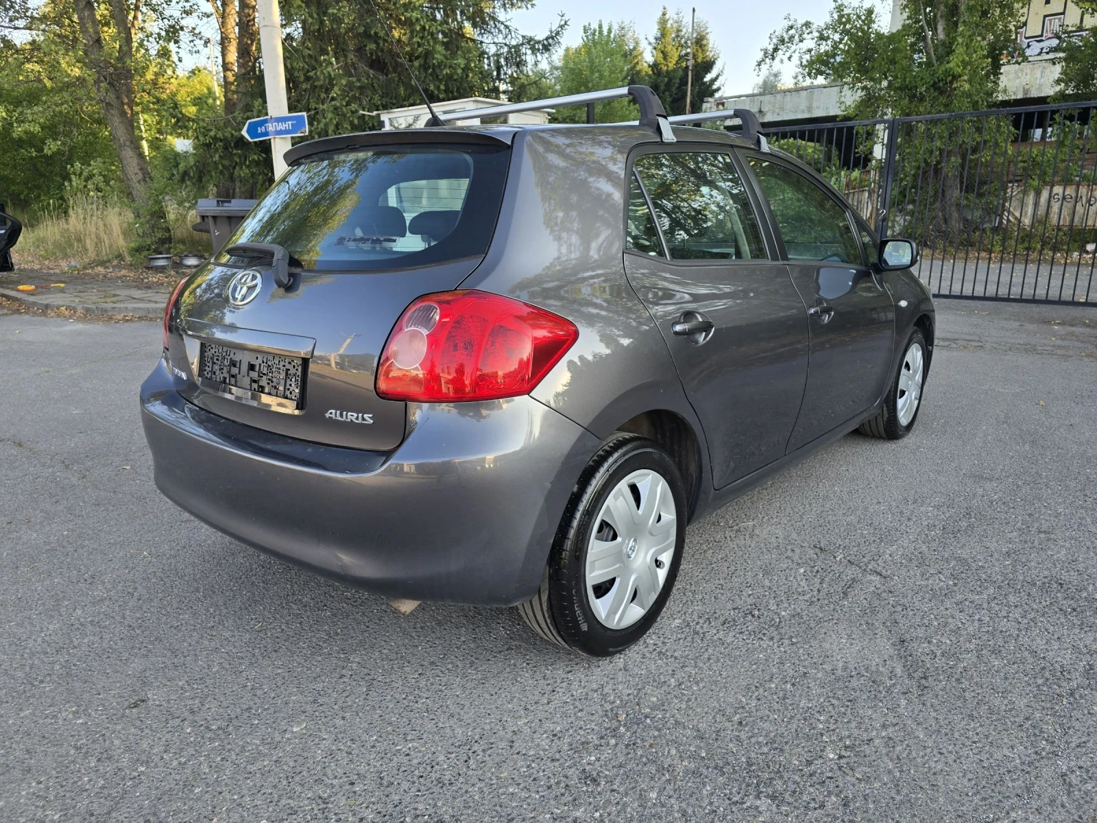 Toyota Auris 1.4БЕНЗИН/97КС/КЛИМТРОНИК/4ВРАТИ - изображение 4