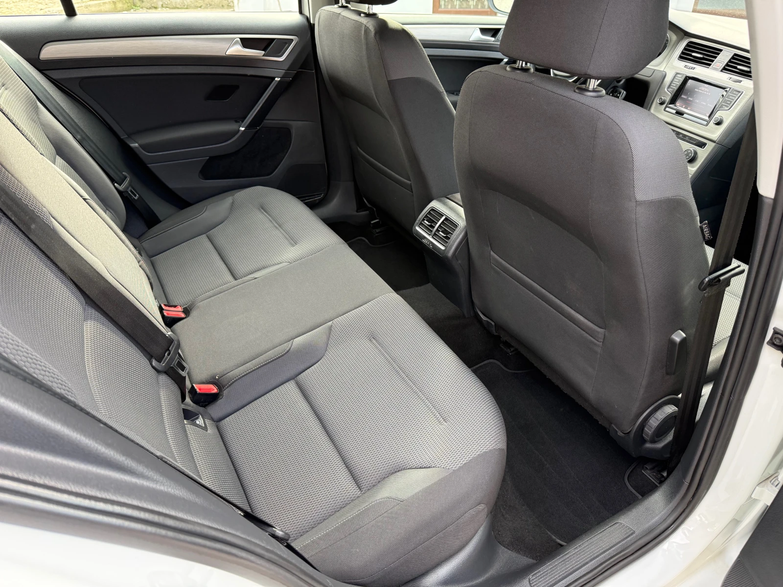 VW Golf 1.6TDI Comfortline. | Mobile.bg � ����������� 12