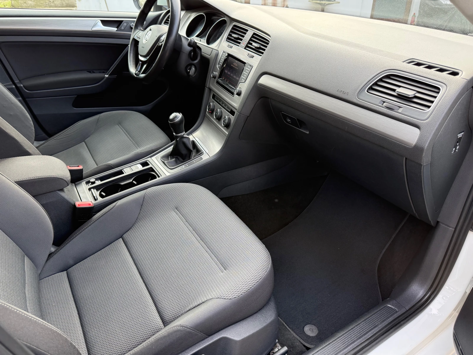 VW Golf 1.6TDI Comfortline. - изображение 9