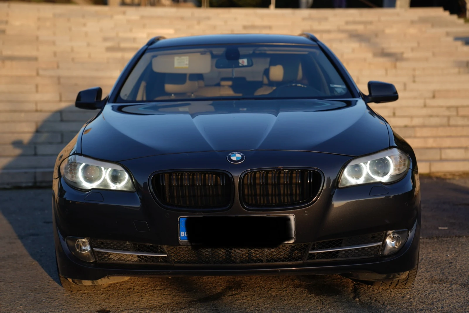 BMW 520 ГОЛЯМА НАВИГАЦИЯ* ПЕРА* КОЖА* BIXENON* ПАРКТРОНИК, снимка 3 - Автомобили и джипове - 53757499