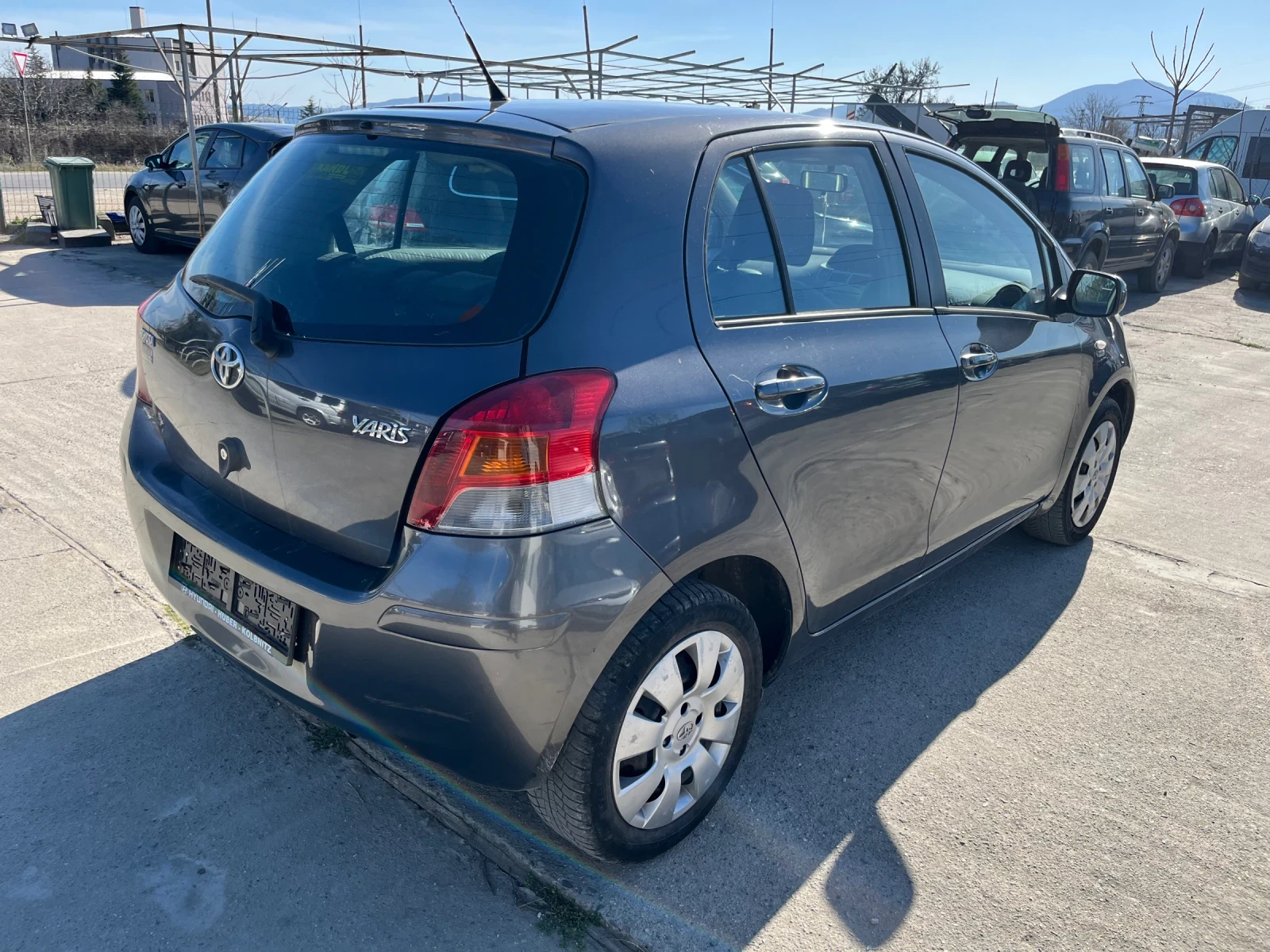 Toyota Yaris 1.33vvti, снимка 2 - Автомобили и джипове - 53985369