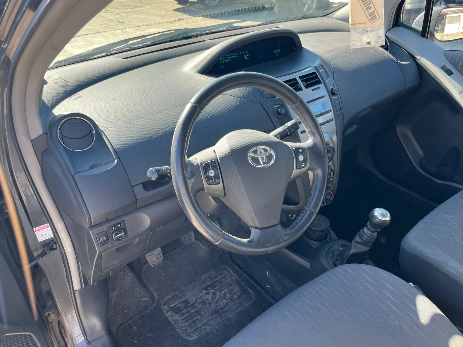 Toyota Yaris 1.33vvti, снимка 8 - Автомобили и джипове - 53985369