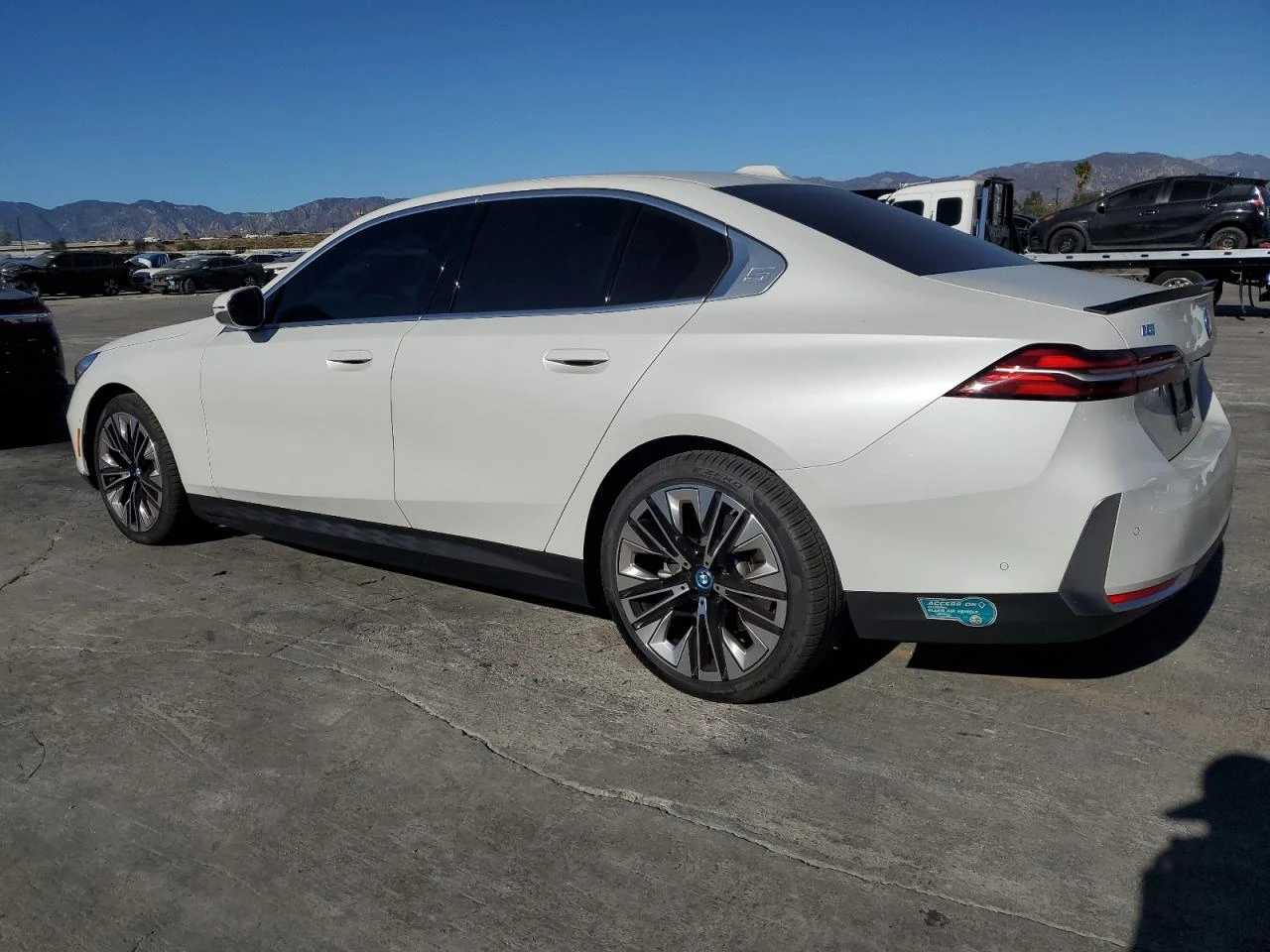 BMW i5 eDrive40 Sedan, снимка 2 - Автомобили и джипове - 54152762