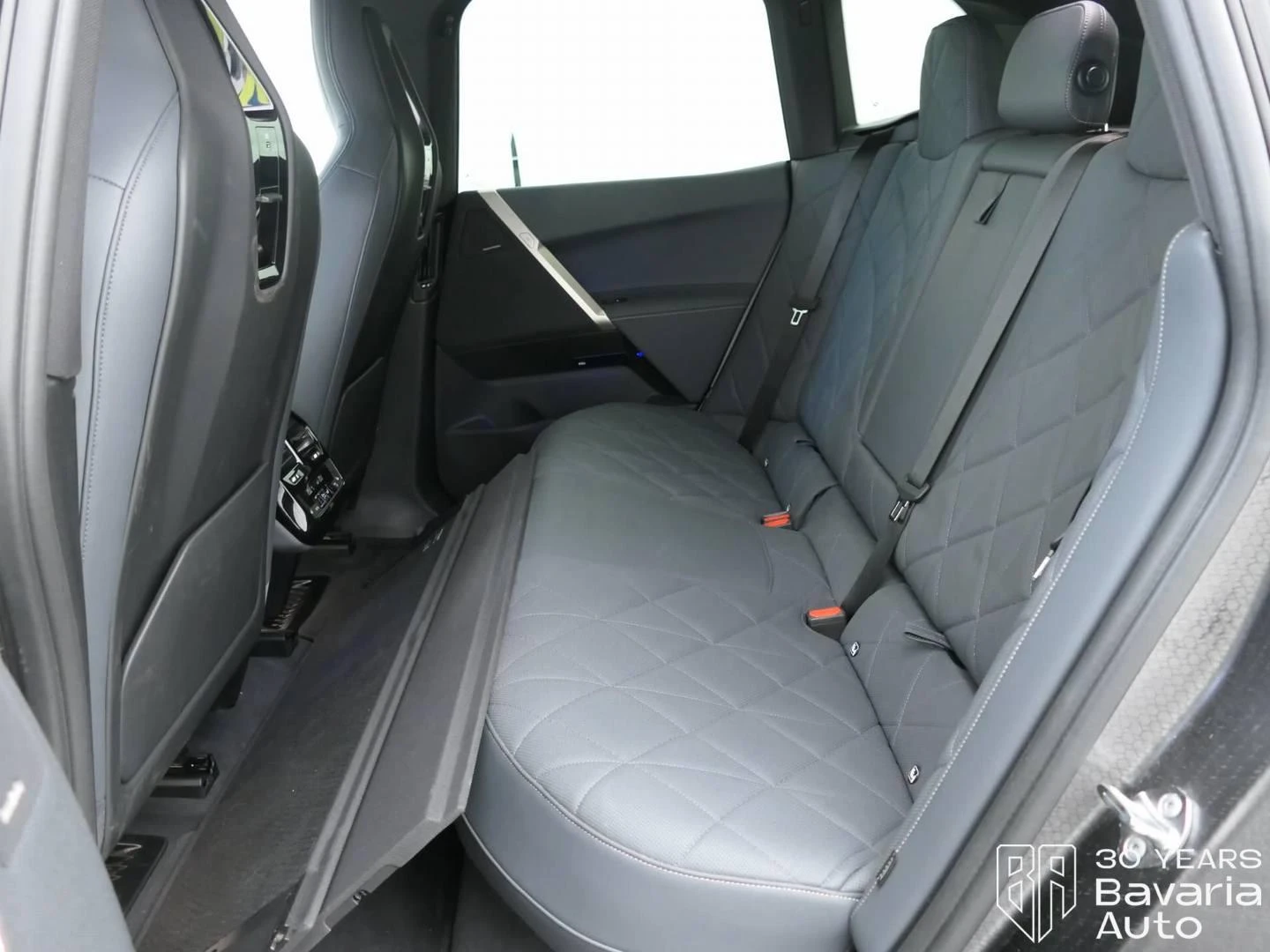 BMW iX 50 xDrive Sport, снимка 8 - Автомобили и джипове - 54345283