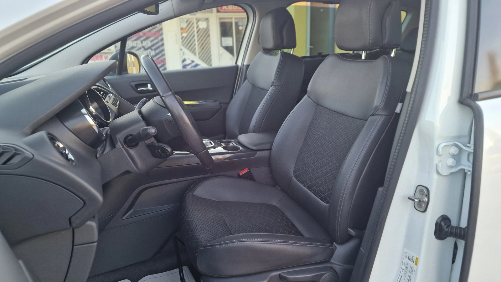 Peugeot 3008 1.6 i automatic executive | Mobile.bg � ����������� 8