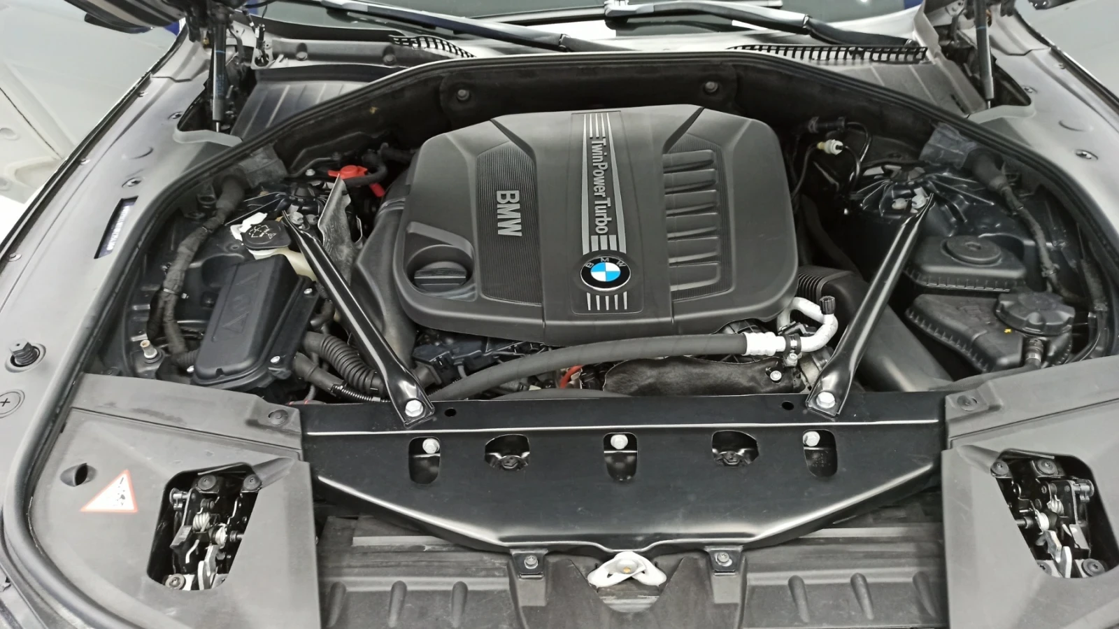 BMW 730 Sedan, снимка 11 - Автомобили и джипове - 54378378