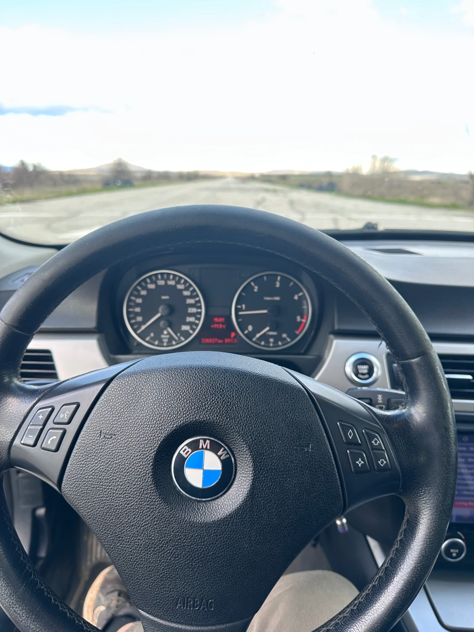 BMW 320, снимка 8 - Автомобили и джипове - 54420528