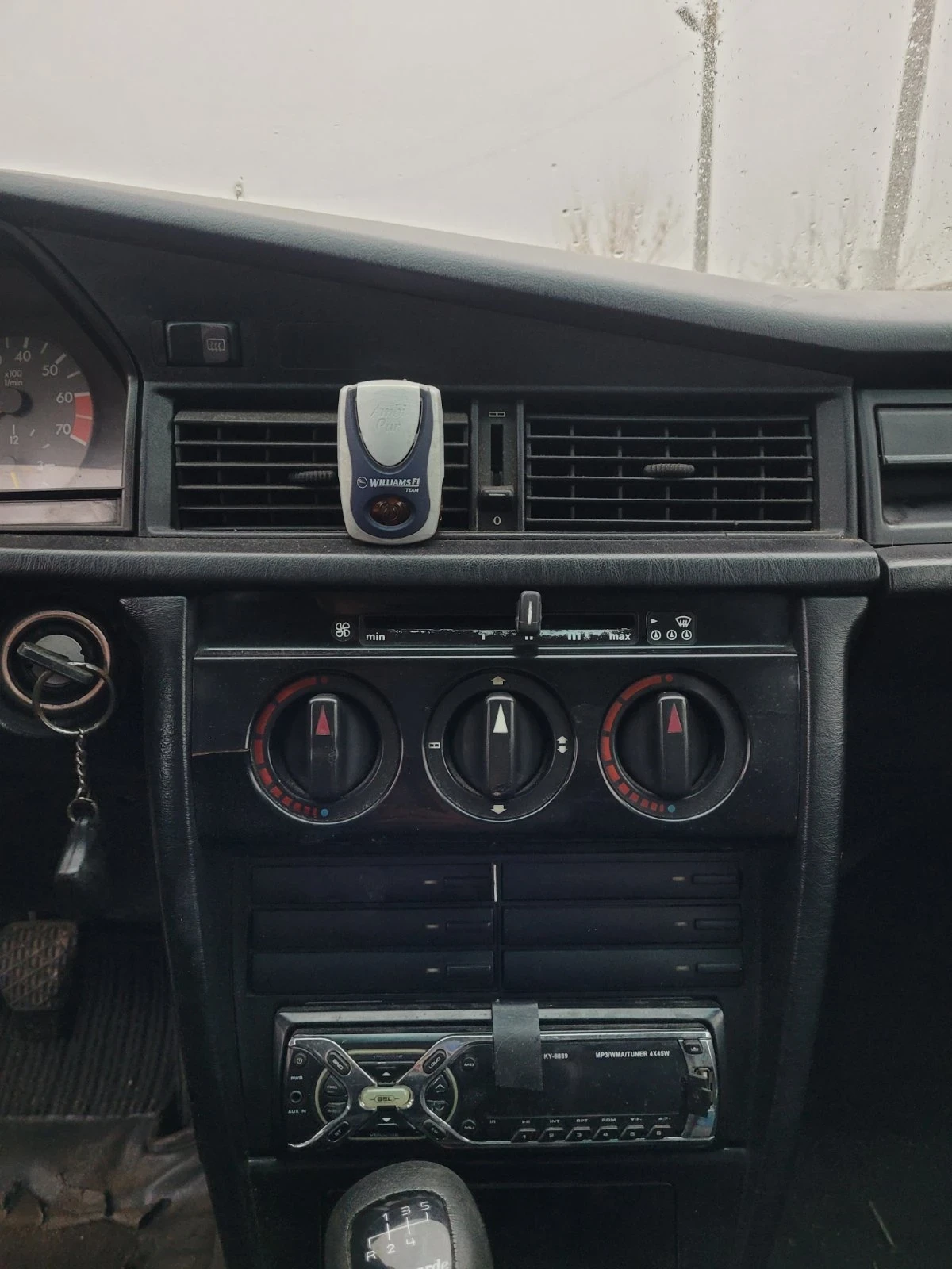 Mercedes-Benz 190 Цяла за части , снимка 12 - Автомобили и джипове - 54847350