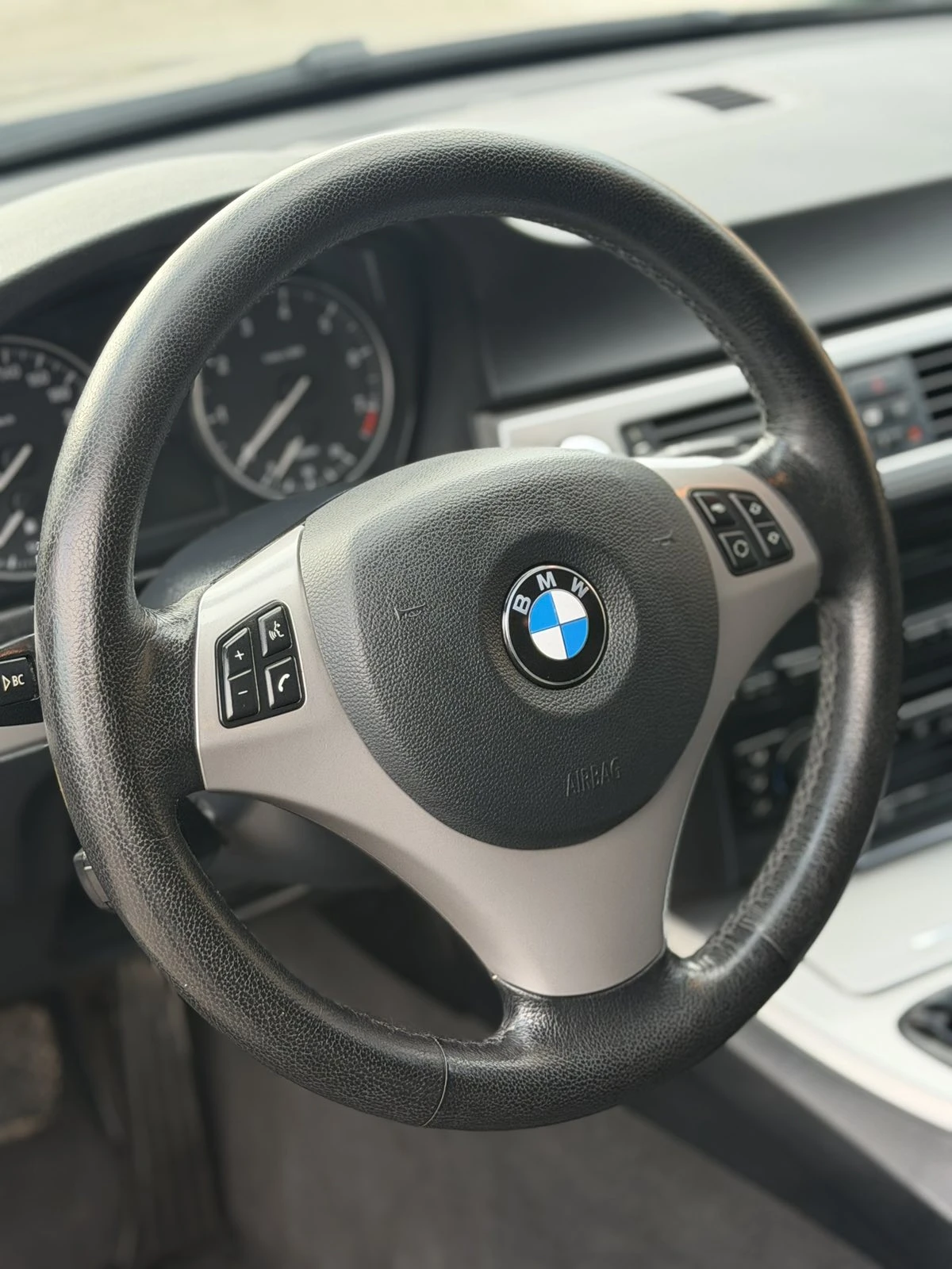 BMW 320 БЕНЗИН-ГАЗ, снимка 12 - Автомобили и джипове - 54894103