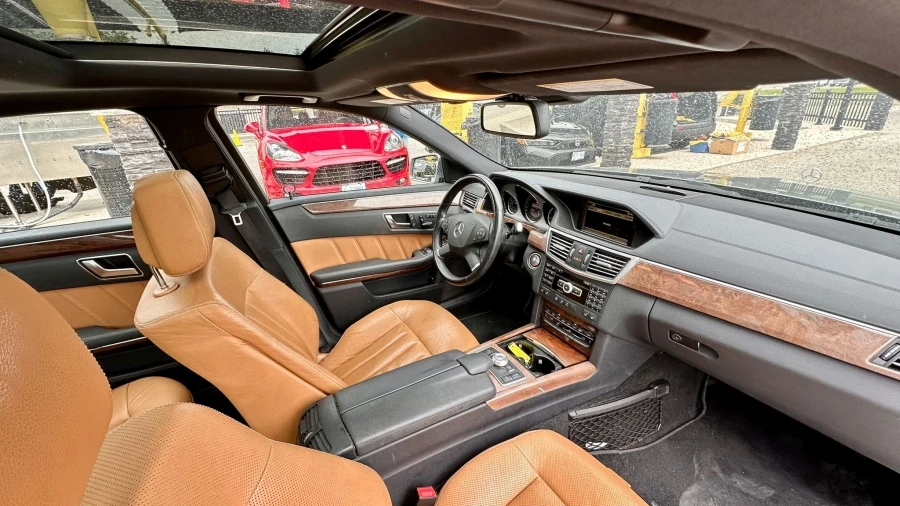Mercedes-Benz E 500 E 550* 4MATIC* V8 Bi TURBO* КОЖА* ПАНО* ПОДГРЕВ* , снимка 8 - Автомобили и джипове - 54931137
