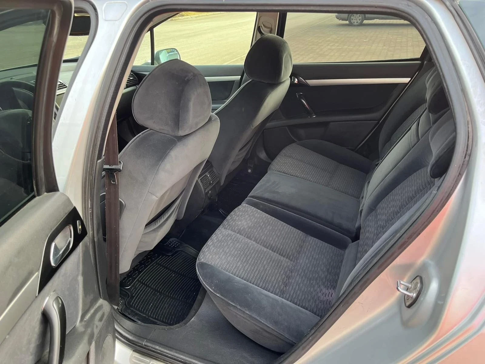 Peugeot 407 2.0HDi, снимка 7 - Автомобили и джипове - 55042854