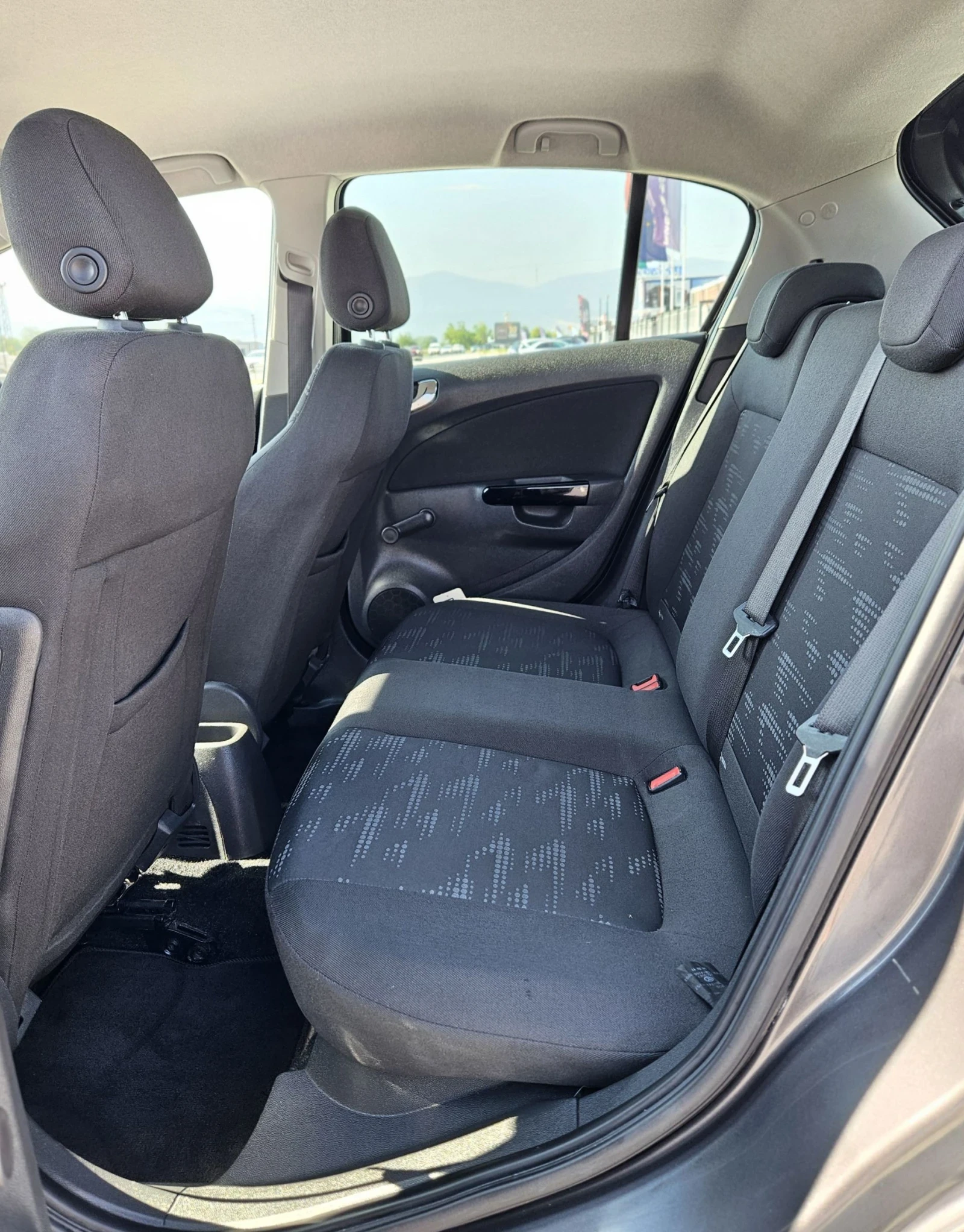 Opel Corsa Евро5, снимка 10 - Автомобили и джипове - 55449398