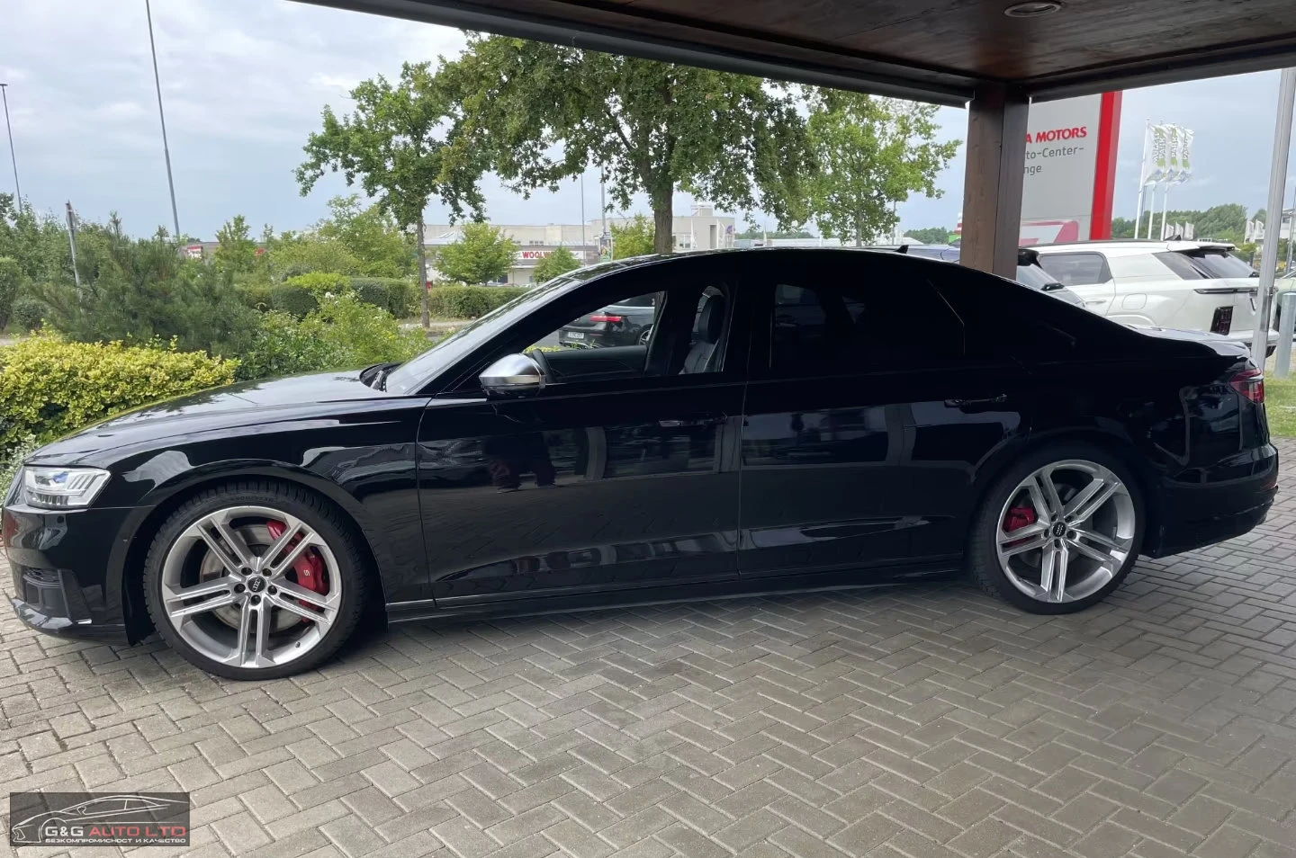 Audi S8 QUTTRO/571HP/HUD/360/PANO/ACC/KLESS/703z, снимка 6 - Автомобили и джипове - 55491506