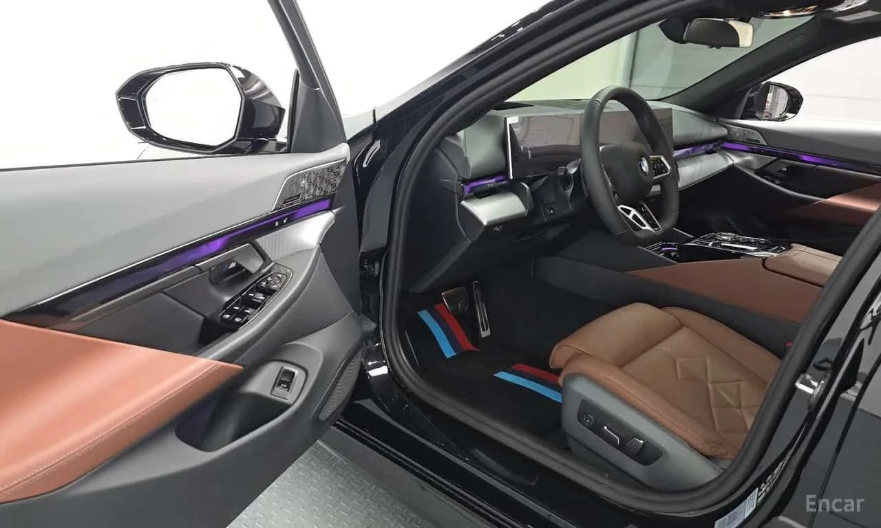 BMW 530  xDrive M Sport Pro Special Edition , снимка 11 - Автомобили и джипове - 55586807