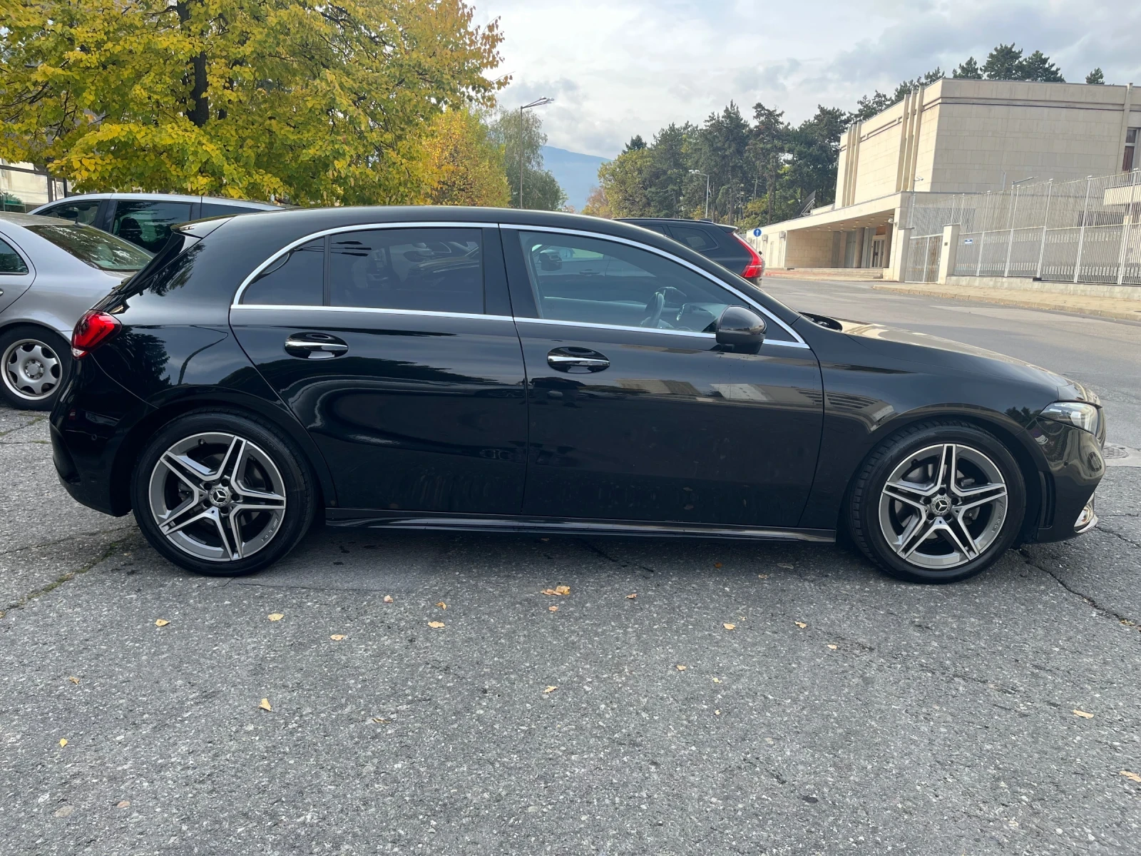 Mercedes-Benz A 200 AMG LINE- LED, снимка 3 - Автомобили и джипове - 55661014
