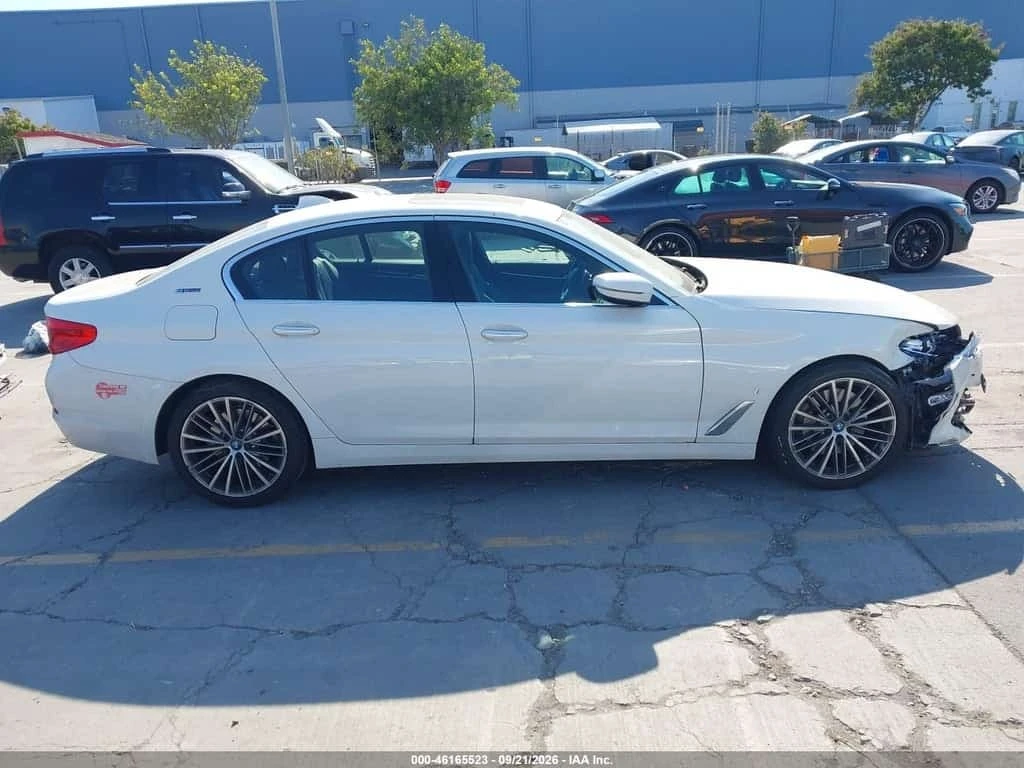 BMW 530E * I PERFORMANCE * АВТОКРЕДИТ* , снимка 13 - Автомобили и джипове - 56750621