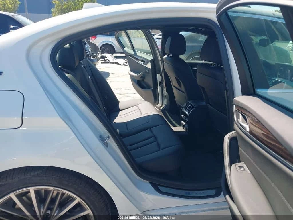 BMW 530E * I PERFORMANCE * АВТОКРЕДИТ* , снимка 8 - Автомобили и джипове - 56750621