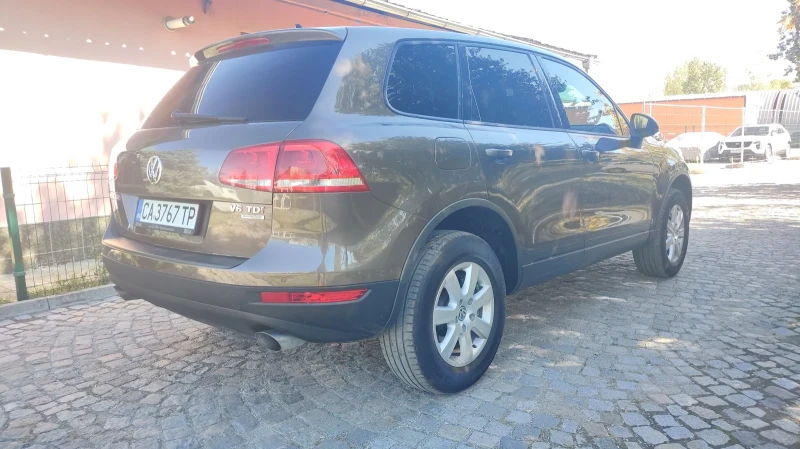 VW Touareg 3.0 TDI 1 собственик, снимка 4 - Автомобили и джипове - 47545261