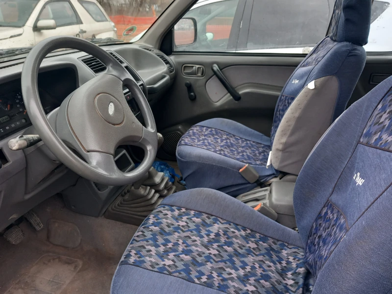 Nissan Terrano 4x4 бензин , снимка 8 - Автомобили и джипове - 49483798