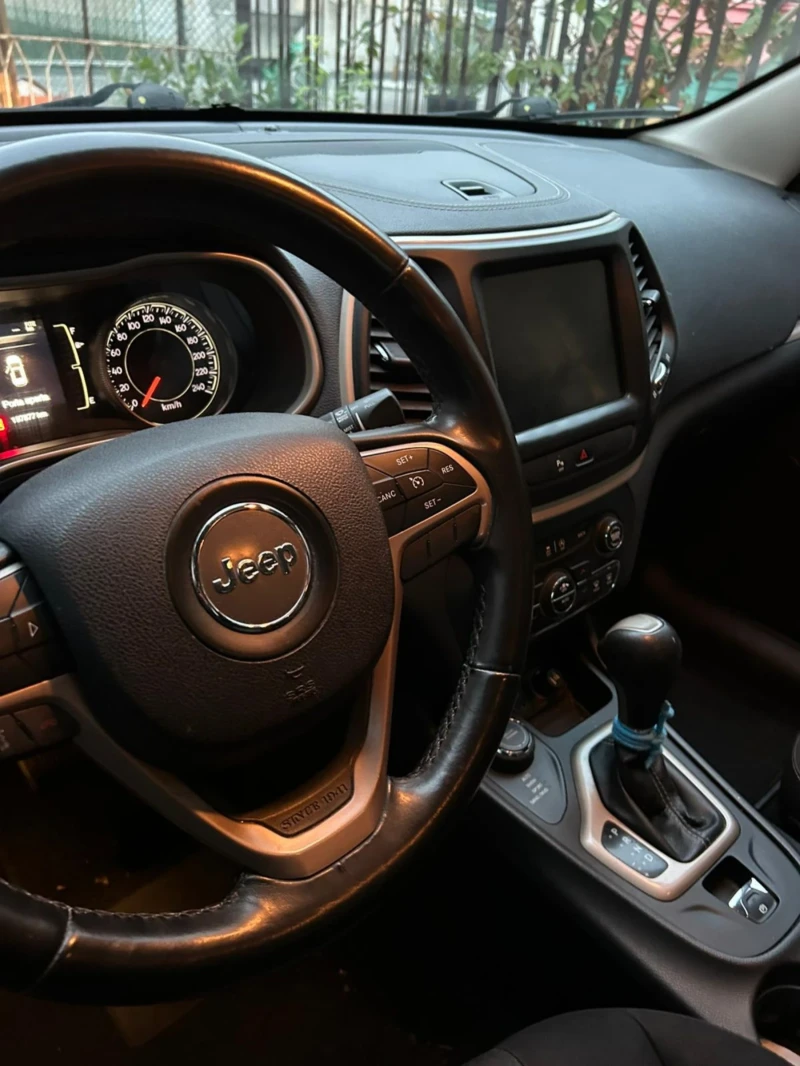 Jeep Cherokee 2.0td 4x4, снимка 4 - Автомобили и джипове - 52893738