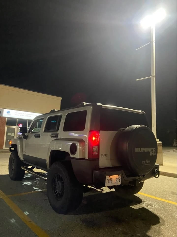 Hummer H3 * AWD* CARFAX* АВТО КРЕДИТ* , снимка 5 - Автомобили и джипове - 53187085