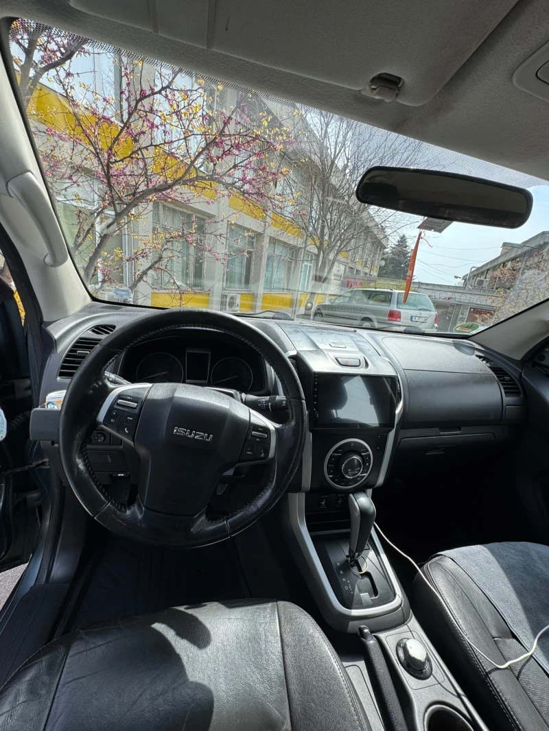 Isuzu D-max, снимка 7 - Автомобили и джипове - 56713345