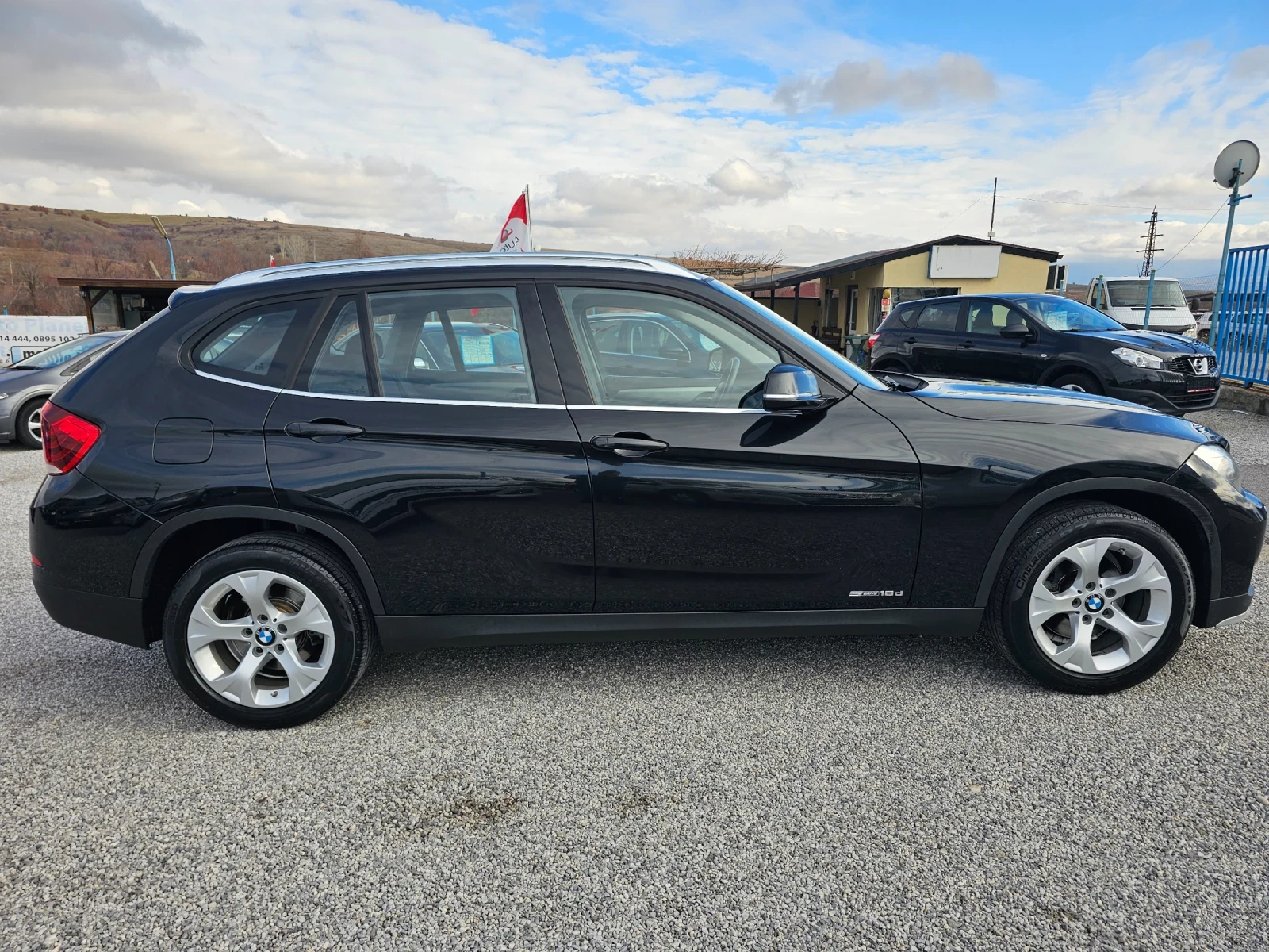 BMW X1 2.0D  SDRIVE18D - изображение 7