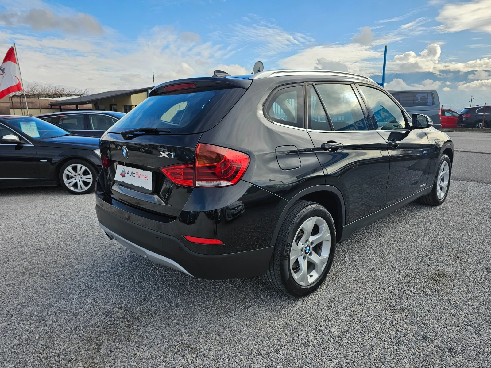 BMW X1 2.0D  SDRIVE18D - изображение 6