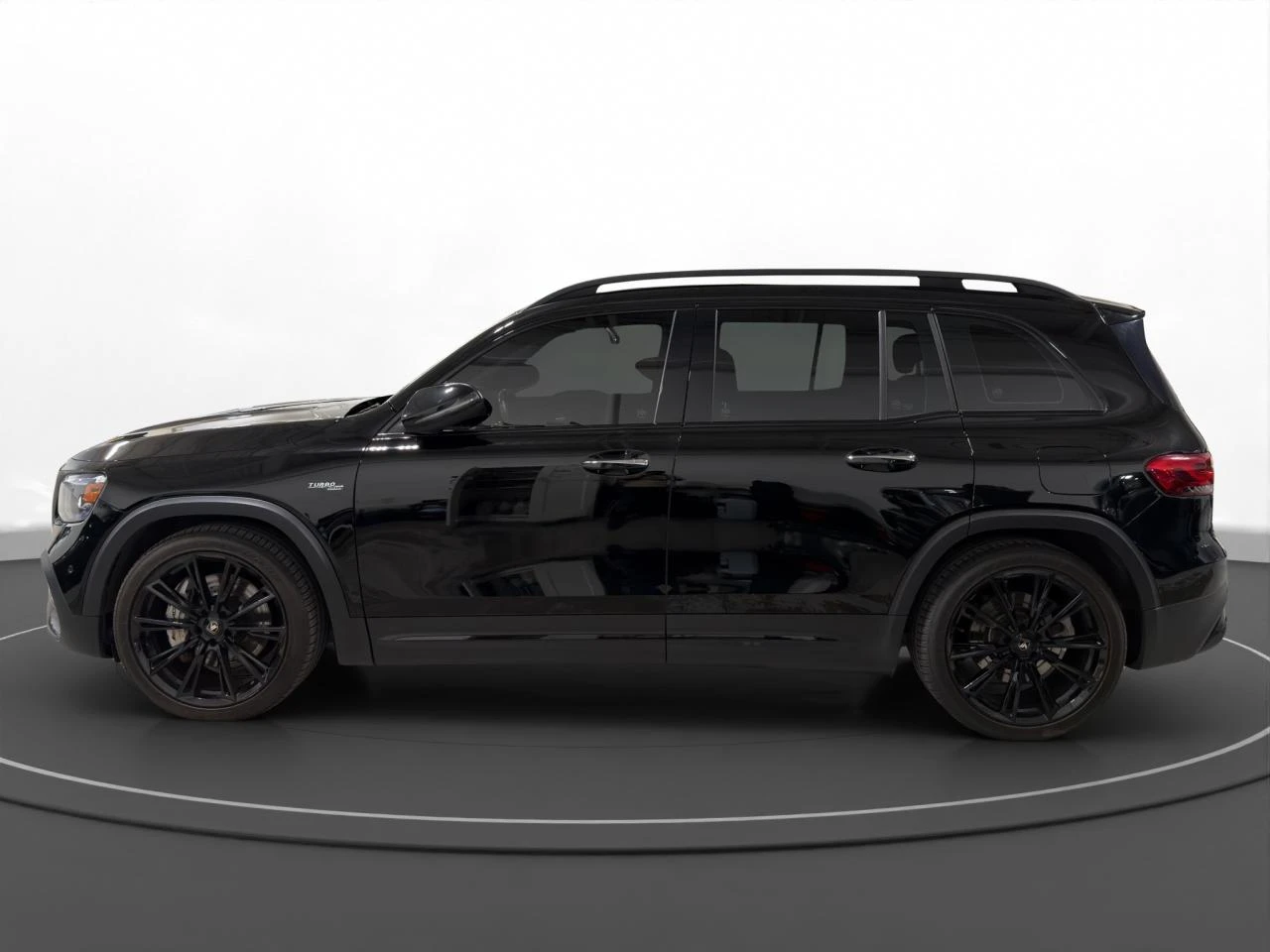 Mercedes-Benz GLB 35 AMG 4Matic - изображение 2