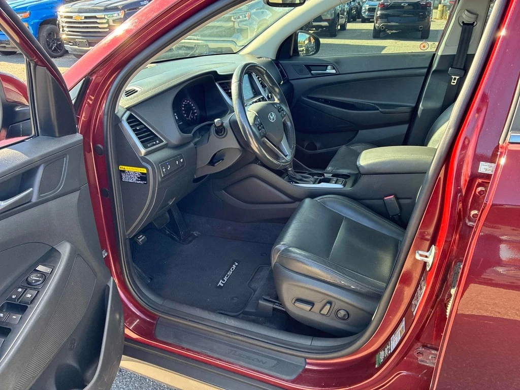 Hyundai Tucson * Luxury * CARFAX * БЕЗ ПЪРВОНАЧАЛНА ВНОСКА - изображение 6