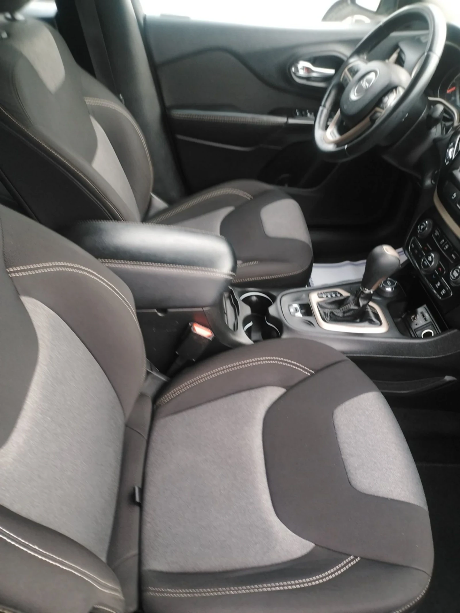 Jeep Cherokee 2.0td 4x4, снимка 5 - Автомобили и джипове - 54649984