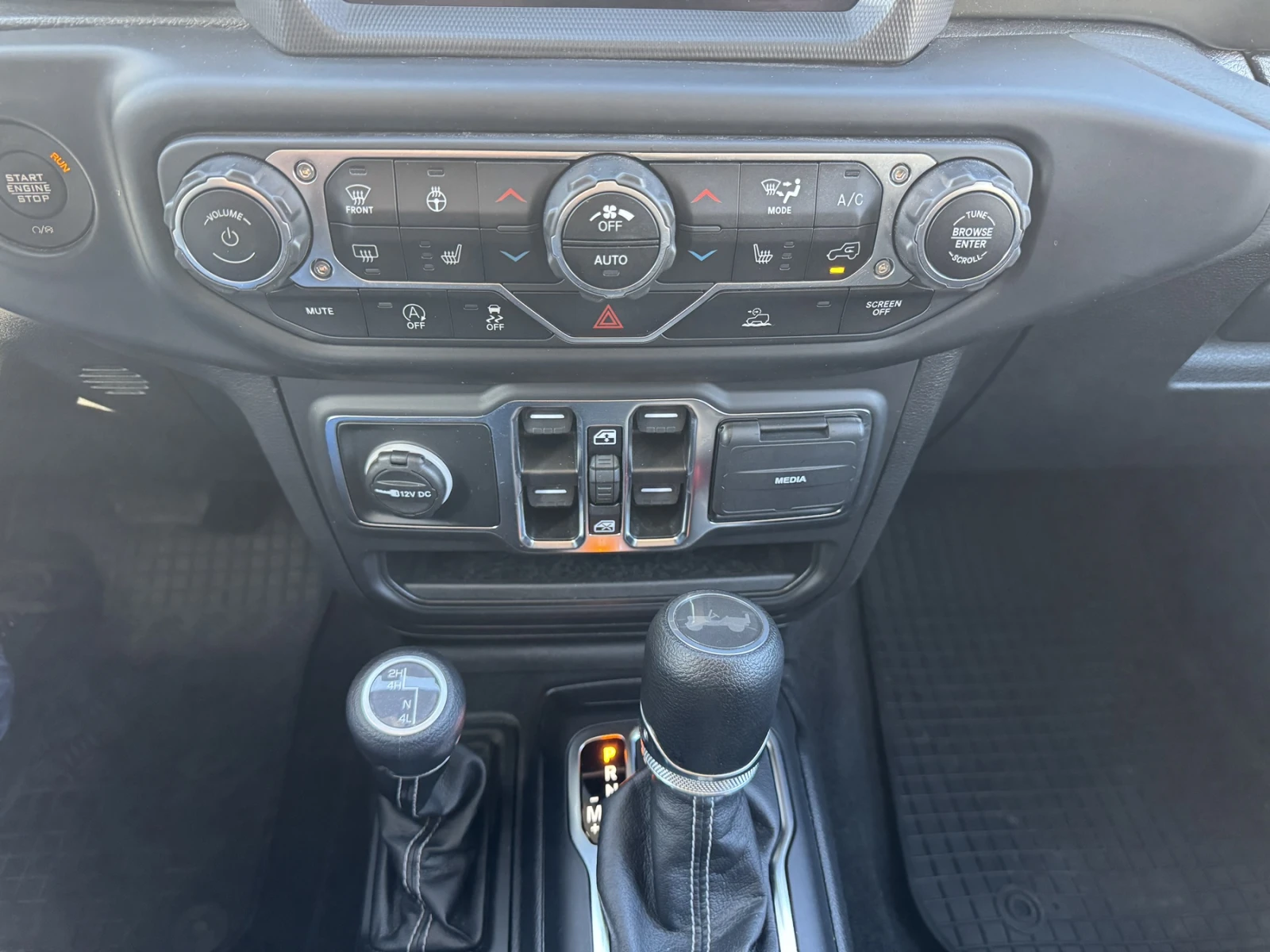 Jeep Wrangler SAHARA 2.0T FACELIFT, снимка 14 - Автомобили и джипове - 53766878