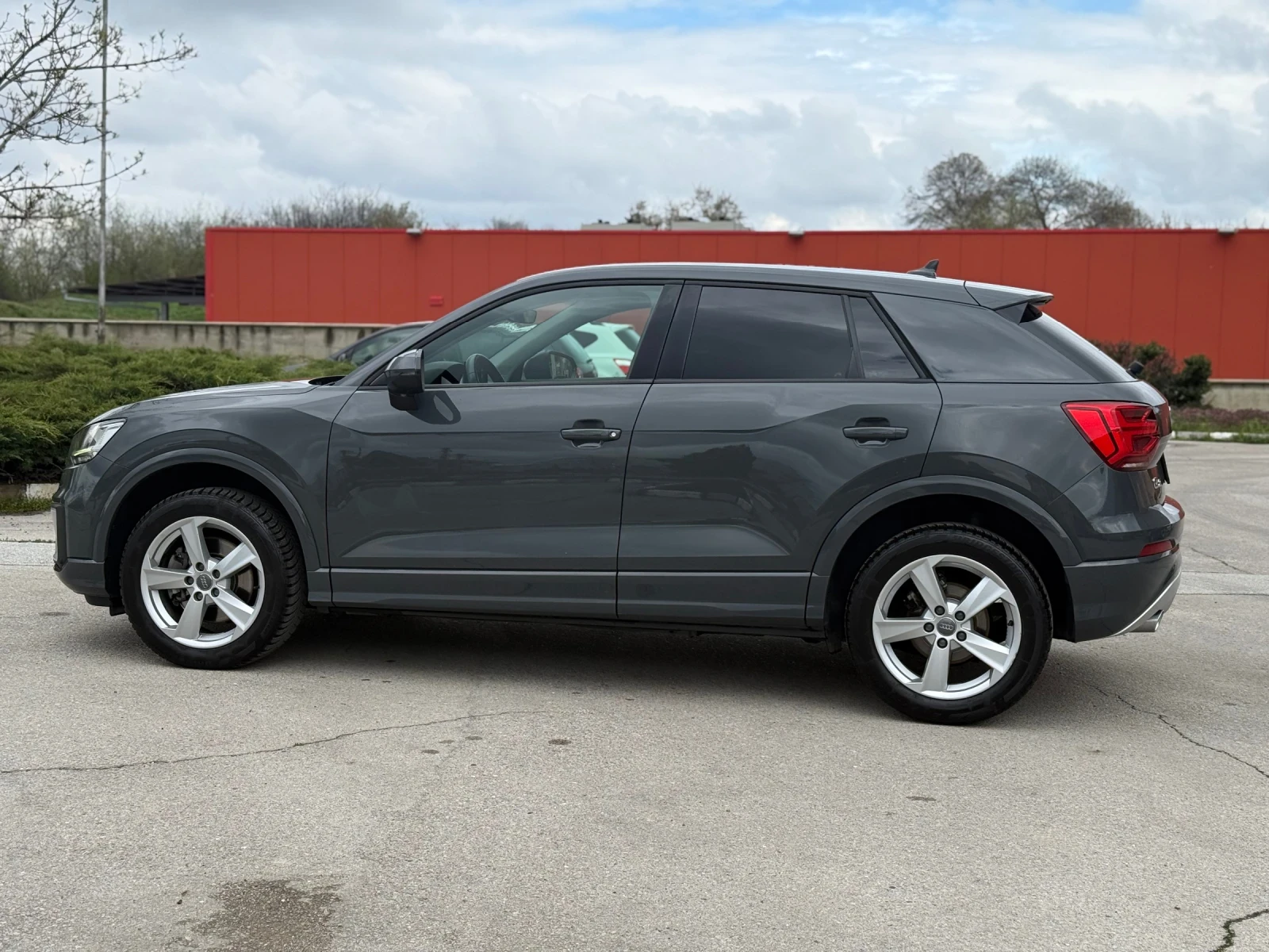 Audi Q2 1.6TDI Stronic 103700км Фул Лед, снимка 12 - Автомобили и джипове - 54087615