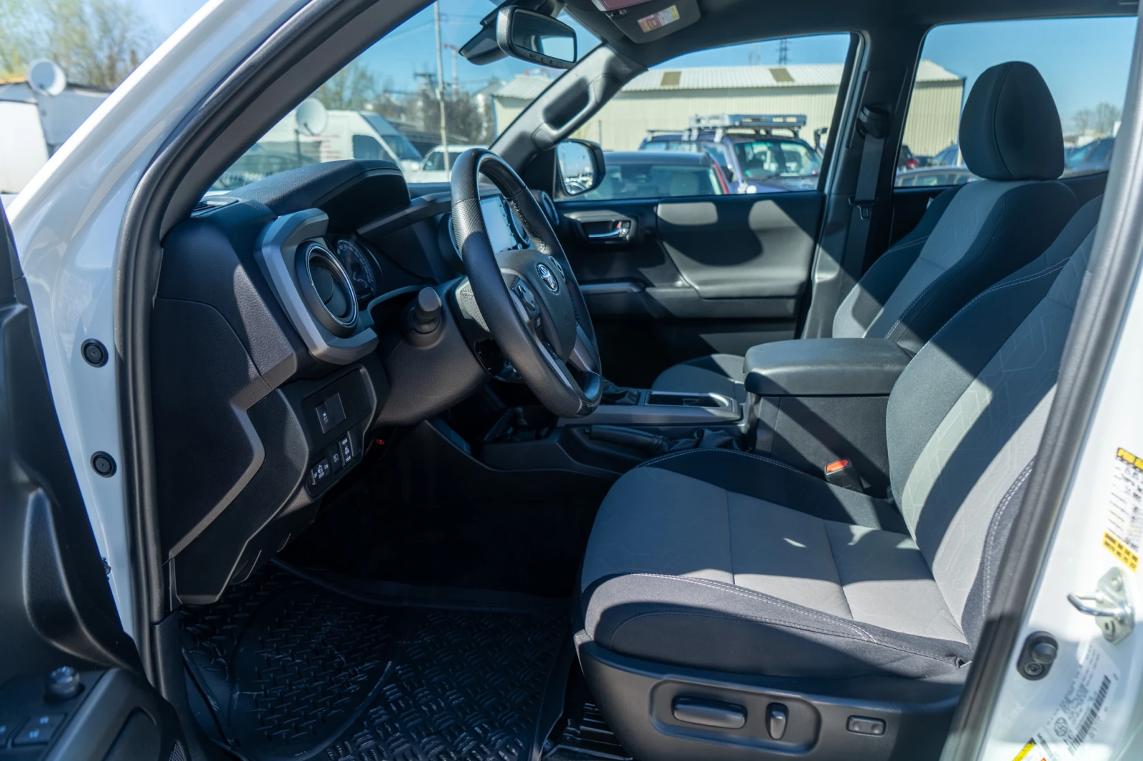 Toyota Tacoma 3.5 = V6 = 4X4 = 2021 = 37000KM = ЛИЗИНГ, снимка 8 - Автомобили и джипове - 54114388