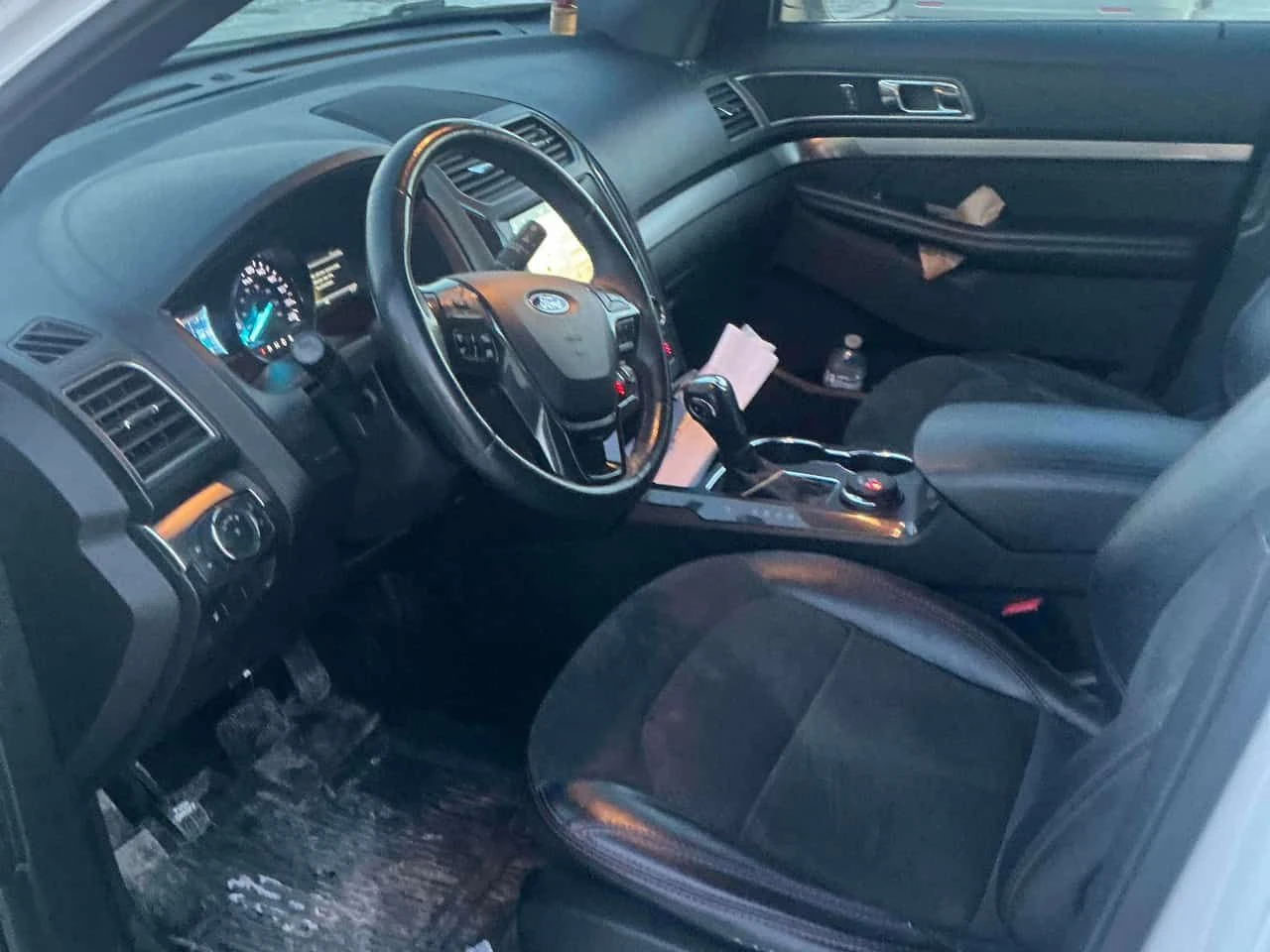 Ford Explorer XLT AWD * КОЖА/АЛКАНТАРА* ПОДГРЕВИ* КАМЕРА* , снимка 7 - Автомобили и джипове - 54145111