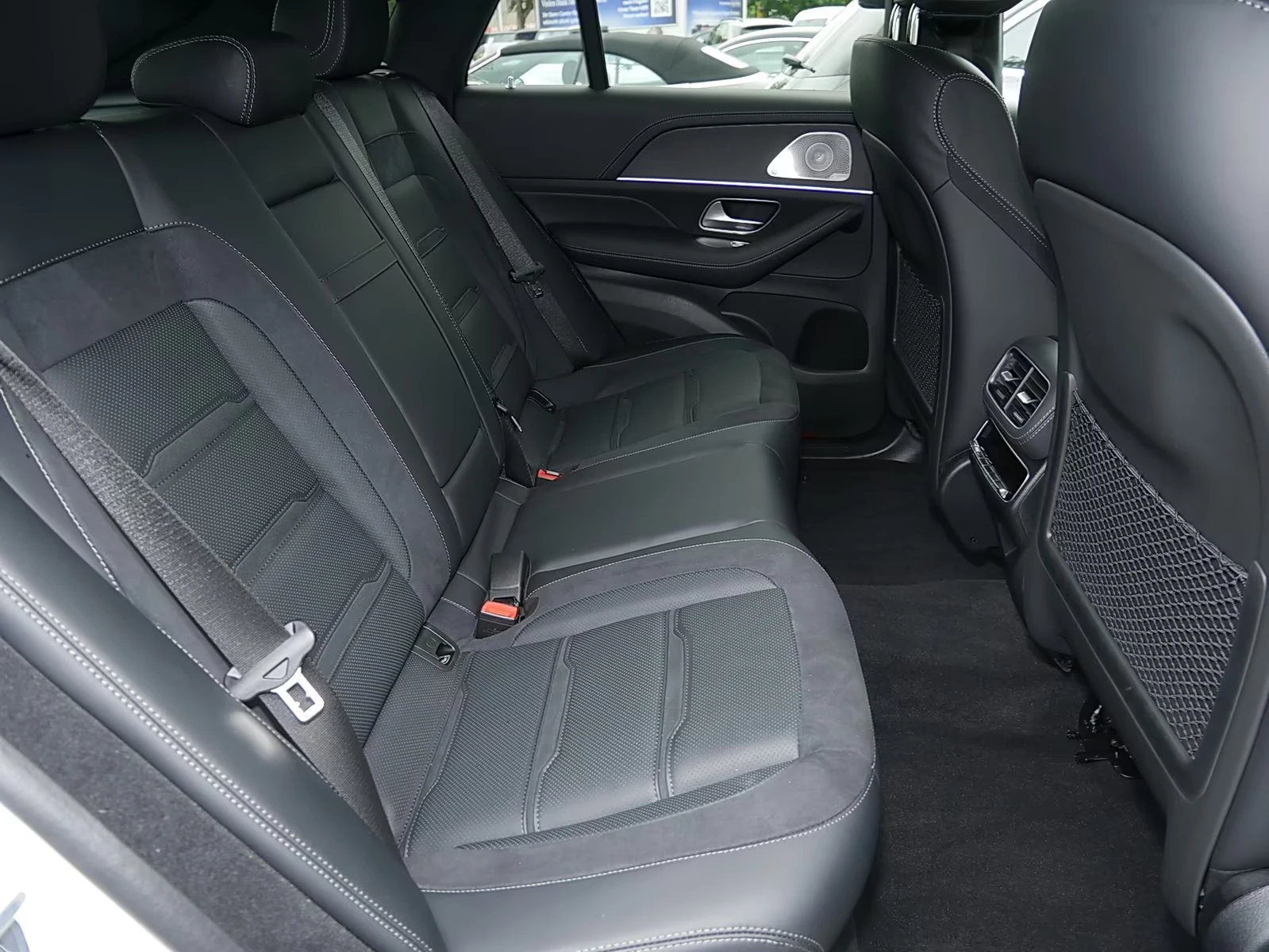 Mercedes-Benz GLE 53 4MATIC COUPE / 4 MATIC / NIGHT / BURM / MULTIBEAM / 360 /, снимка 14 - Автомобили и джипове - 55768750
