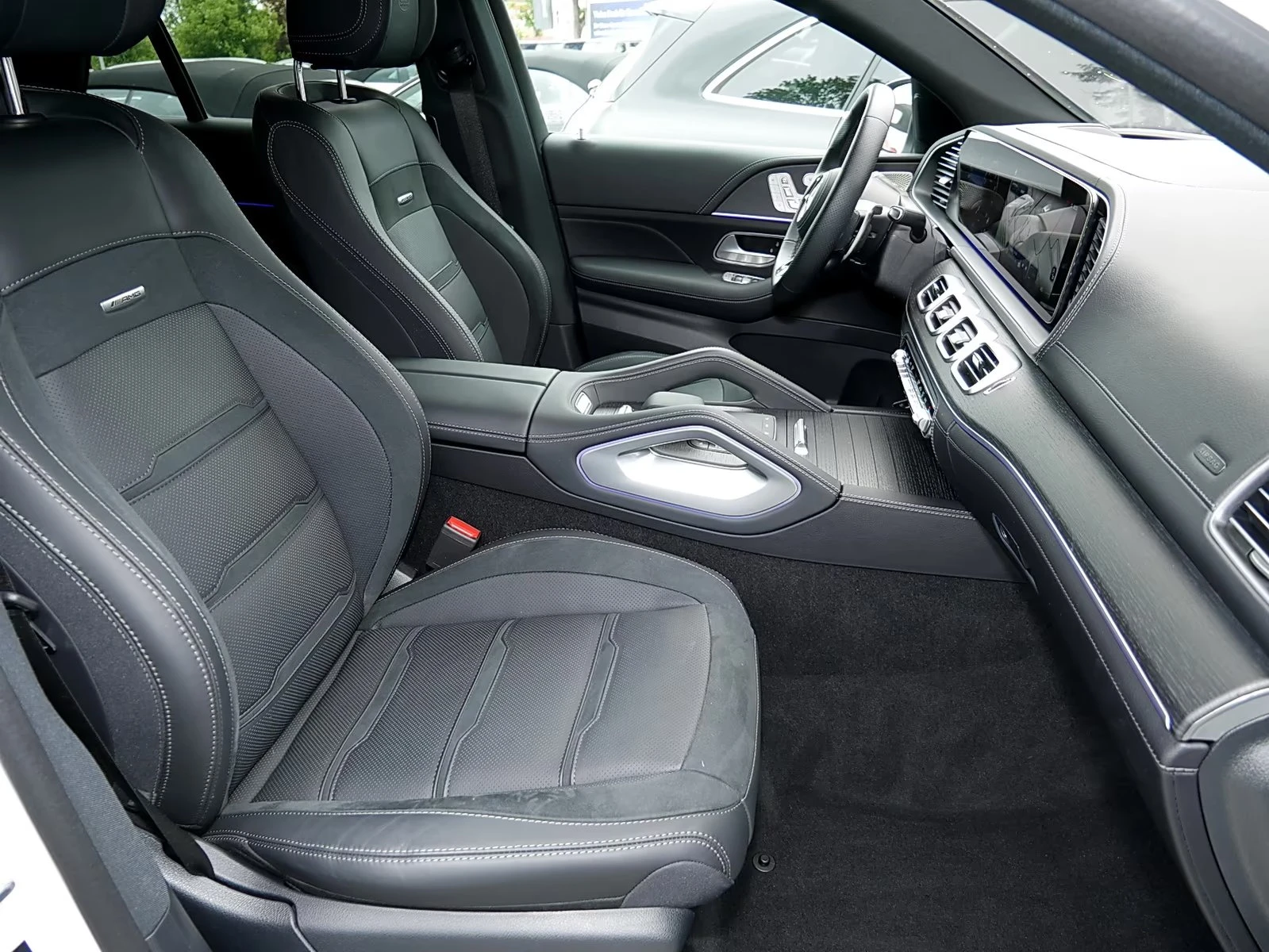 Mercedes-Benz GLE 53 4MATIC COUPE / 4 MATIC / NIGHT / BURM / MULTIBEAM / 360 /, снимка 12 - Автомобили и джипове - 55768750