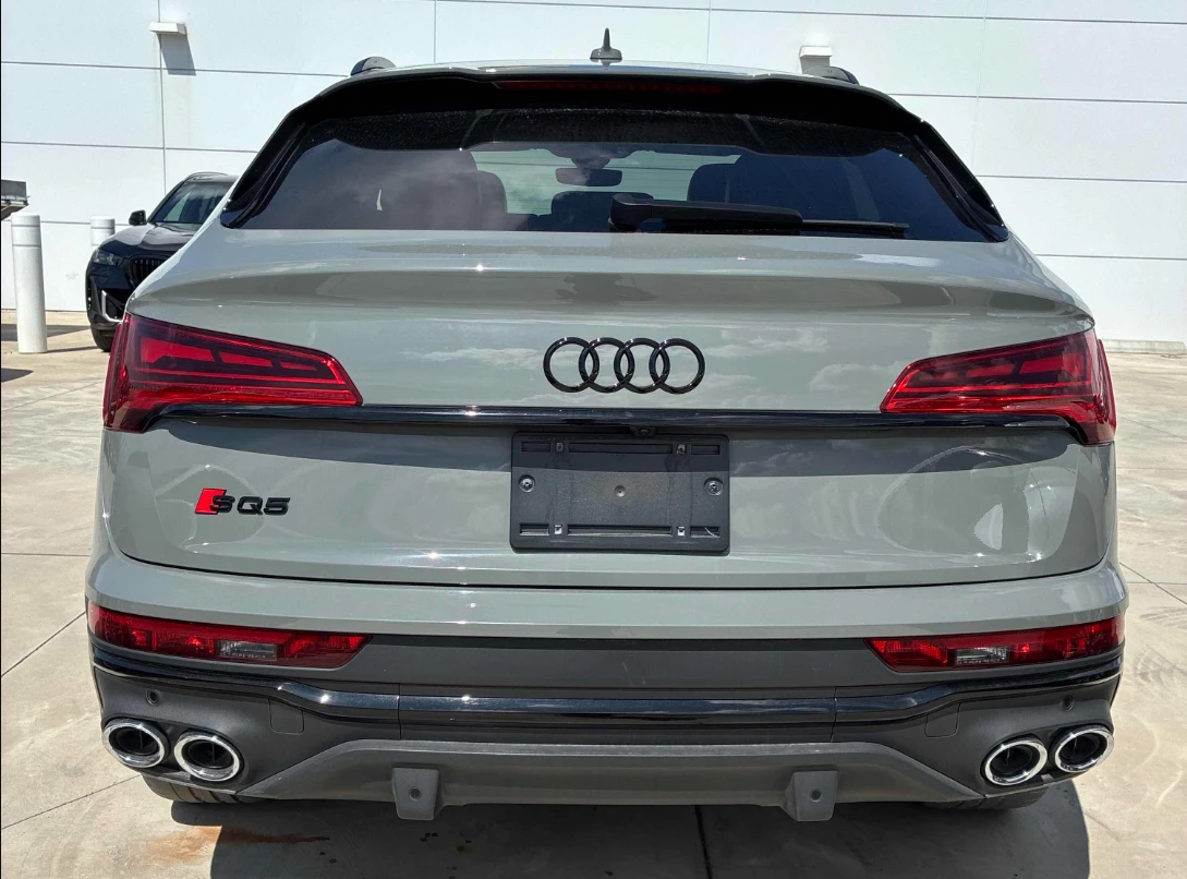 Audi SQ5 Black optics* TECHNIK* * AWD* 360VIEW* Carbon* VIR, снимка 3 - Автомобили и джипове - 55966765