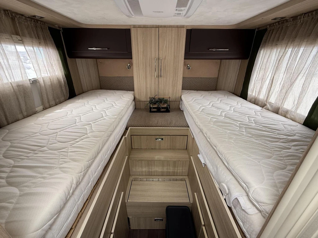 Кемпер Riviera 85 Р, снимка 14 - Каравани и кемпери - 55396937