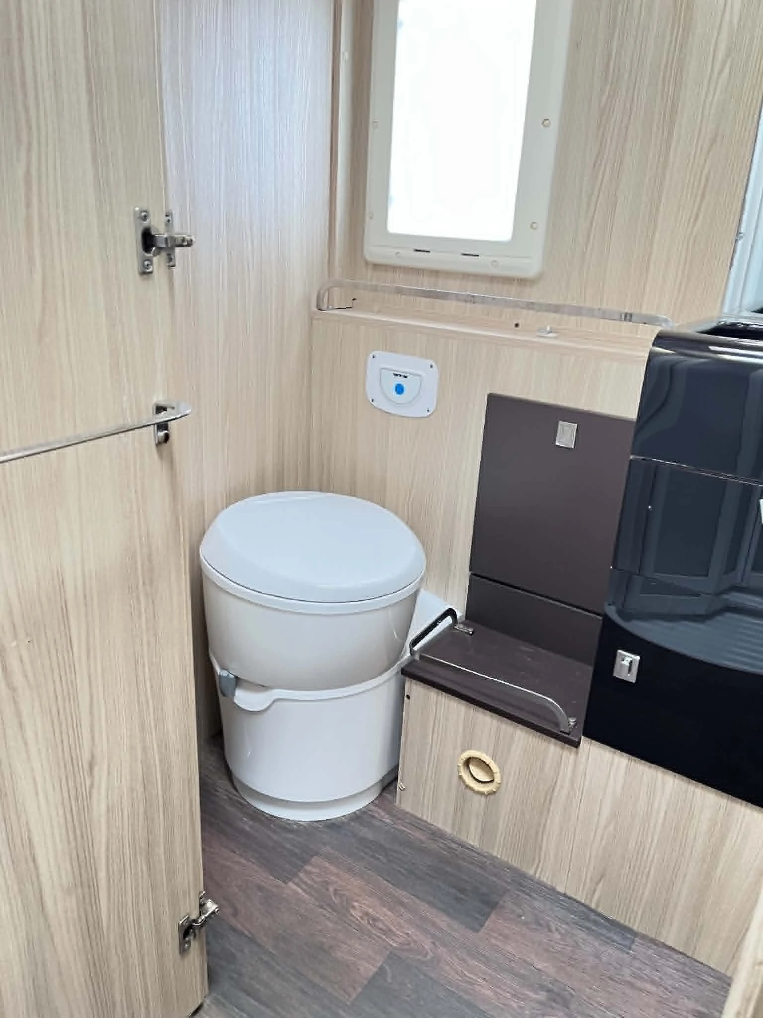 Кемпер Riviera 85 Р, снимка 10 - Каравани и кемпери - 55396937