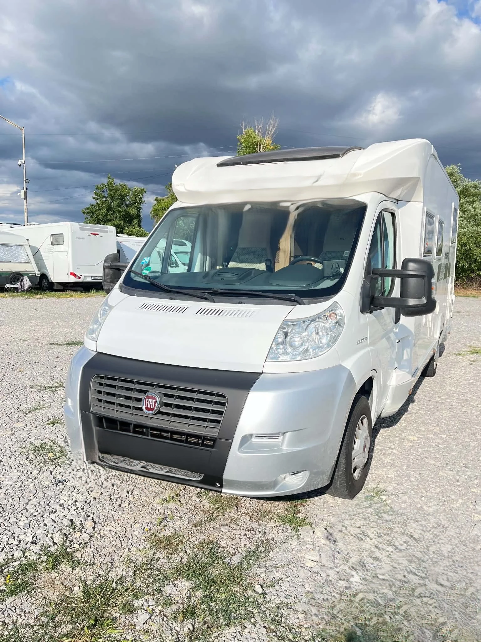 Кемпер Riviera 85 Р, снимка 2 - Каравани и кемпери - 55396937