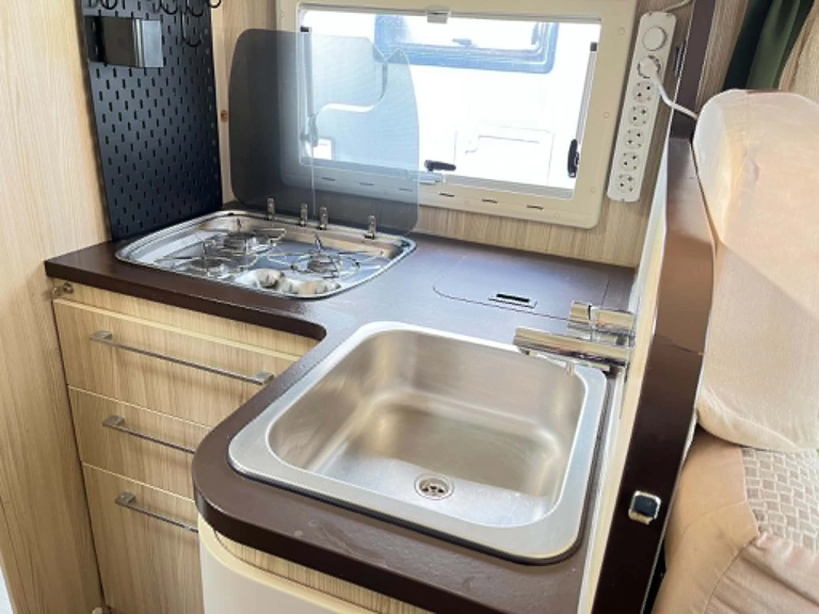 Кемпер Riviera 85 Р, снимка 9 - Каравани и кемпери - 55396937