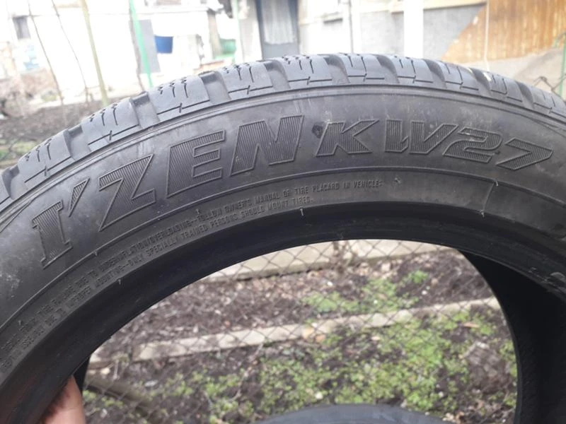 Гуми Зимни 205/55R17, снимка 7 - Гуми и джанти - 24508686