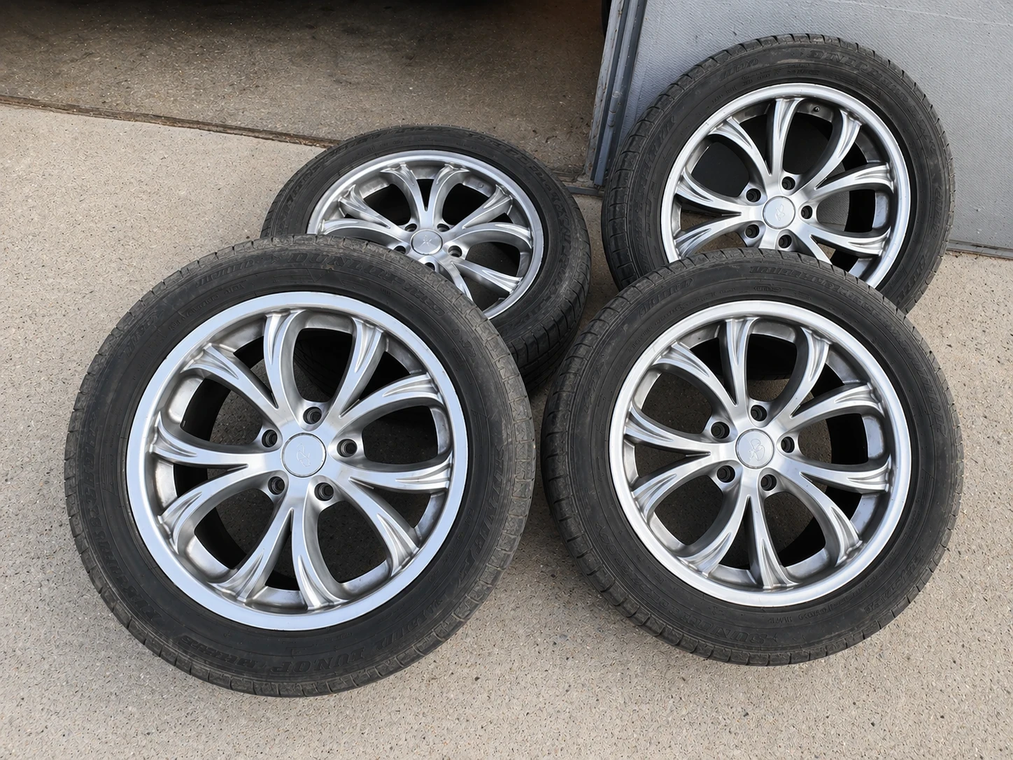 Гуми с джанти Dunlop 265/50R19