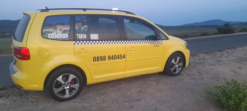 VW Touran, снимка 4 - Автомобили и джипове - 51955708