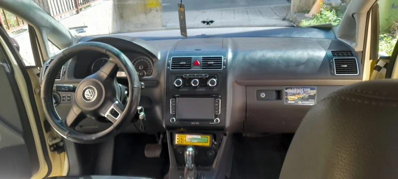 VW Touran, снимка 6 - Автомобили и джипове - 51955708
