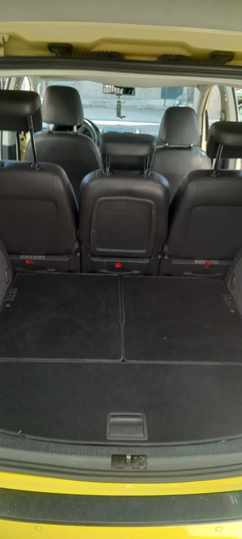 VW Touran, снимка 9 - Автомобили и джипове - 51955708