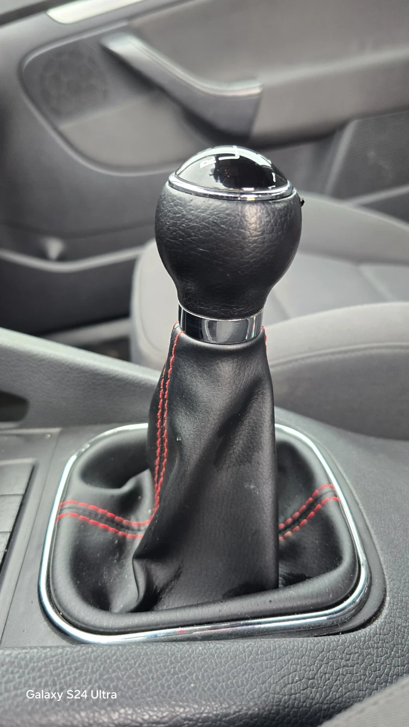 VW Golf 1.6i 102hp, снимка 8 - Автомобили и джипове - 52460682