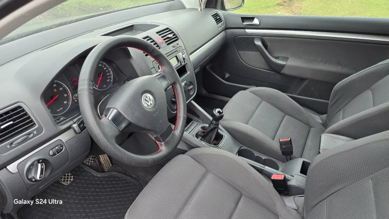 VW Golf 1.6i 102hp, снимка 5 - Автомобили и джипове - 52460682